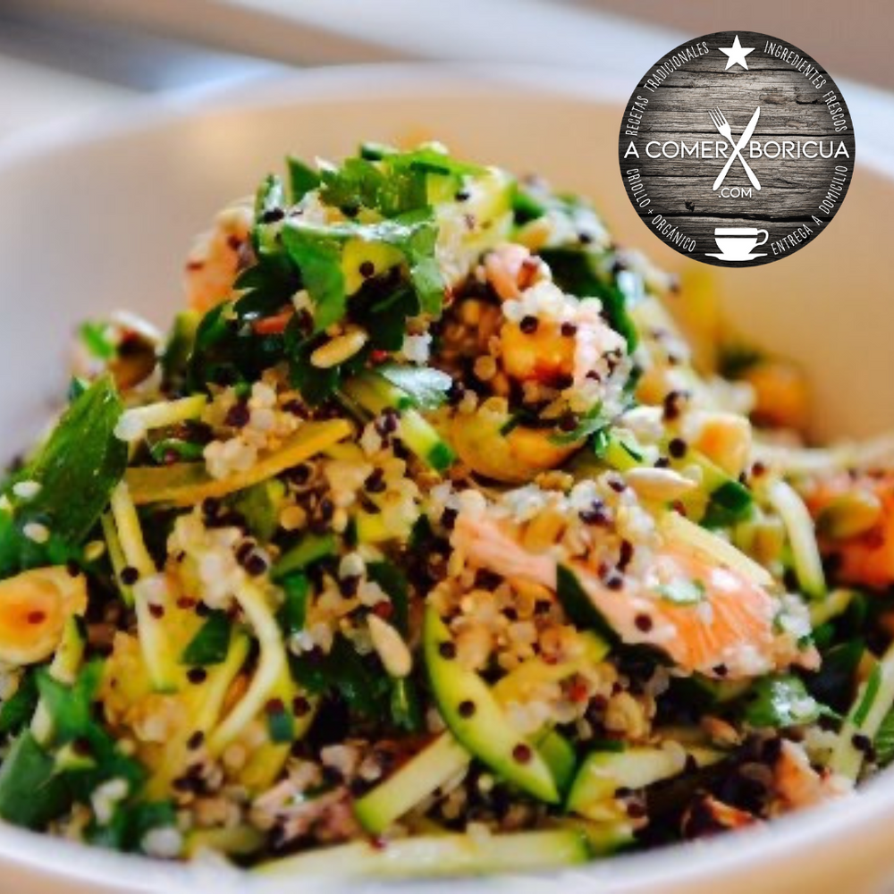 SMOKED SALMON SALAD W/ KHALE & QUINOA GUISADA