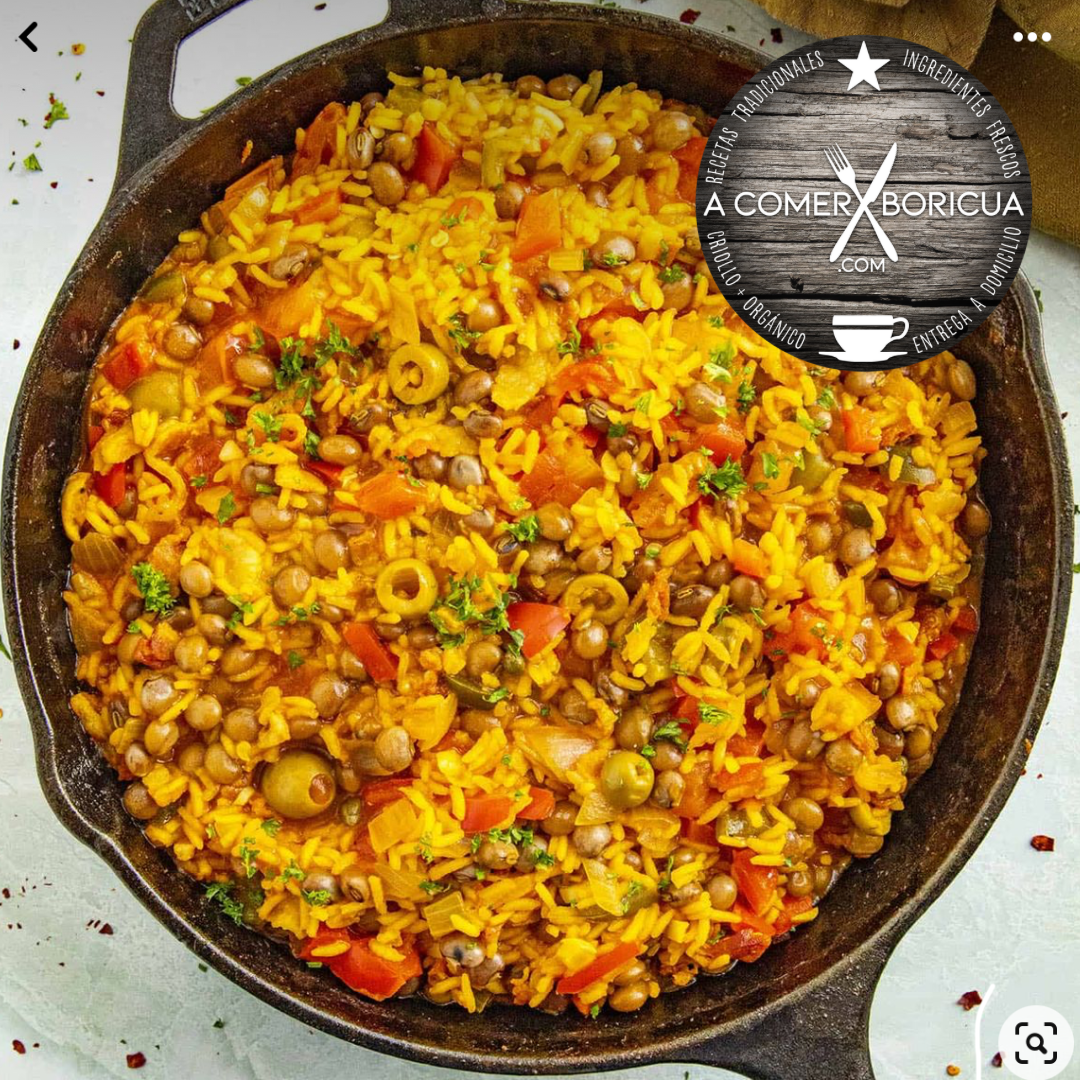 ARROZ CON GANDULES APASTELAO' W/ PECHUGA BITES